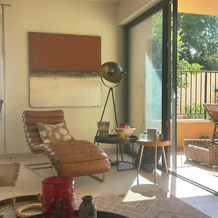 Spacieux Avec Terrasse En Centre D'uzes * Uzès