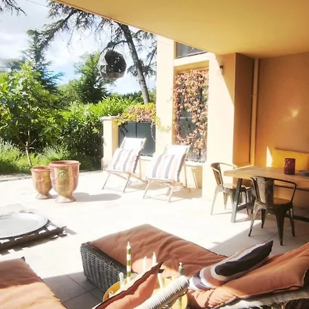 Spacieux Avec Terrasse En Centre D'uzès Appartamento